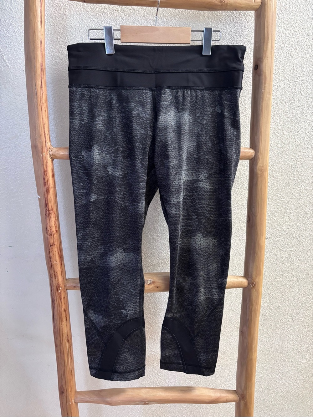 Lululemon Run Inspire Crop size 6